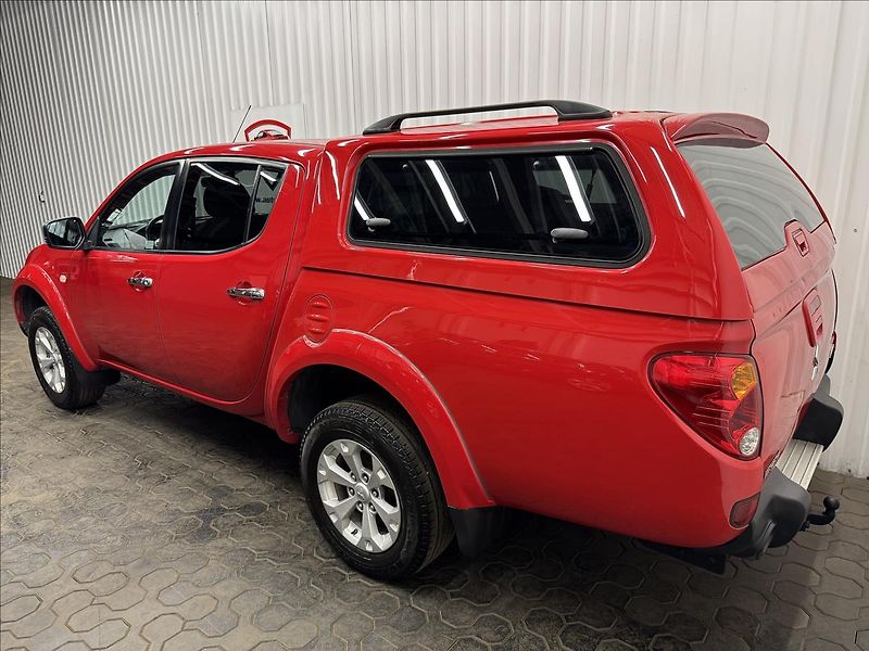 Mitsubishi L200 2.5DI-D INTENSE 4WD HARDTOP - fotka 6 z 35