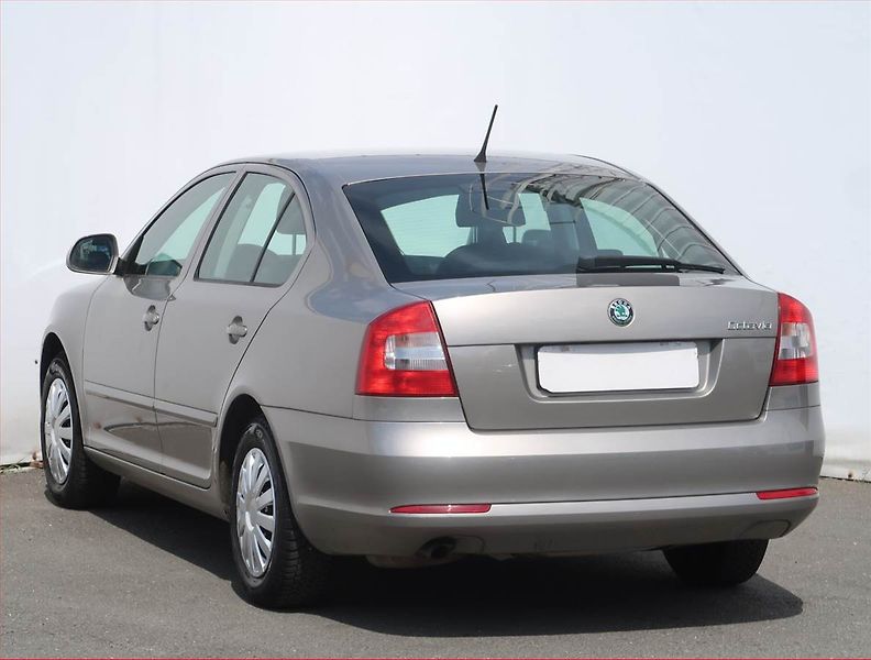 Škoda Octavia (2011) Ambition 1.2 TSI, Serv.kniha - fotka 4 z 16