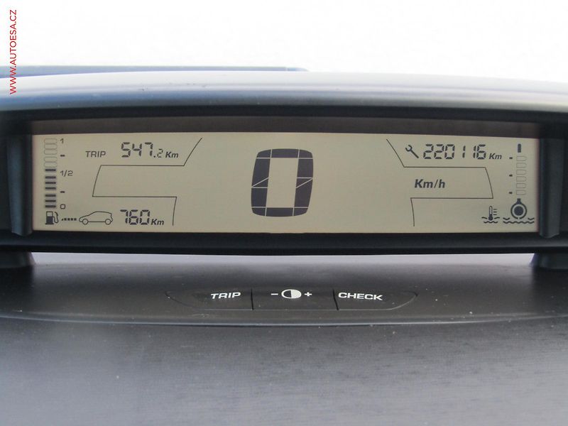 Citroën C4 (2006) 1.6 HDi, Klima - fotka 14 z 17