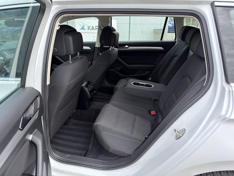 Volkswagen Passat 2.0 TDI 110 kW 4x4 navigace - fotka 7 z 24
