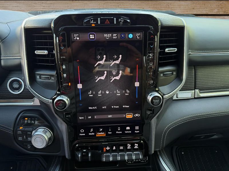 Dodge RAM (2023) VIRTUAL+RAMBOX+LIMITED+HEAD UP - fotka 20 z 24