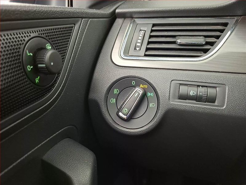 Škoda Rapid (2018) 1.0 TSI, Park. senzory - fotka 16 z 17