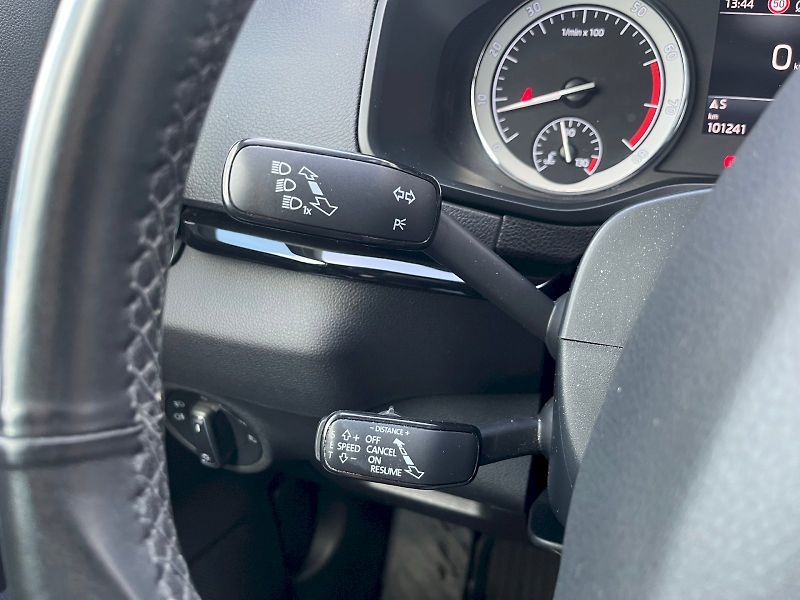 Škoda Karoq (2019) 1.5 TSI 110 kW ACT Style DSG - fotka 17 z 28