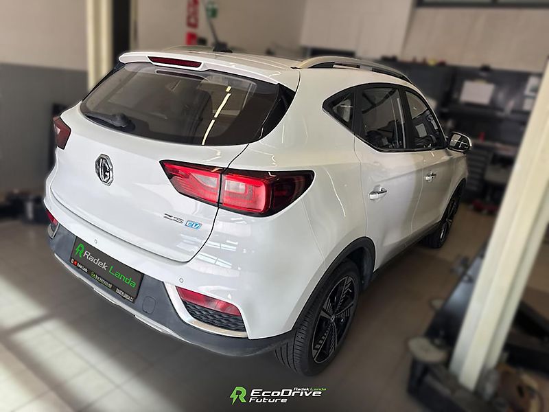 MG ZS (2021) 44,5 kWh, FWD (143 koní) - fotka 3 z 13
