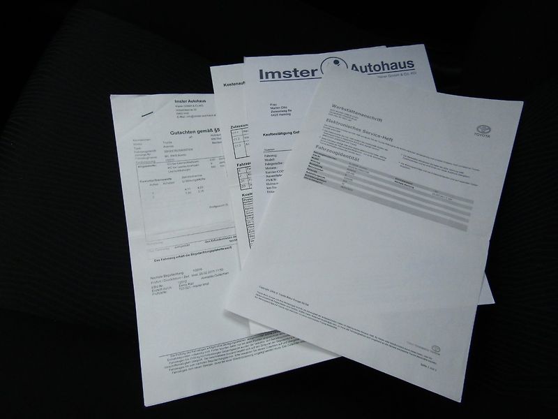 Toyota Avensis (2010) 1.6 16V  97kW  ZIMNÍ PNEU - fotka 36 z 37