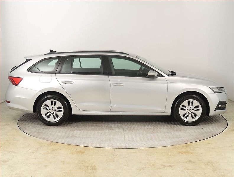 Škoda Octavia (2023) Ambition 2.0 TDI - fotka 6 z 18