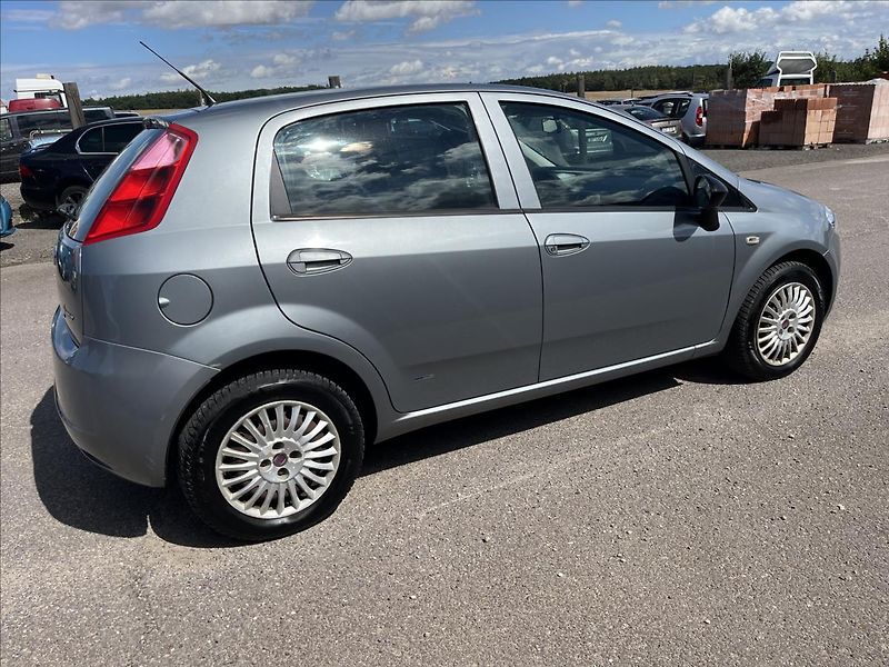 Fiat Punto 1.4 i 55KW ROZVODY STK 8/28 - fotka 5 z 32
