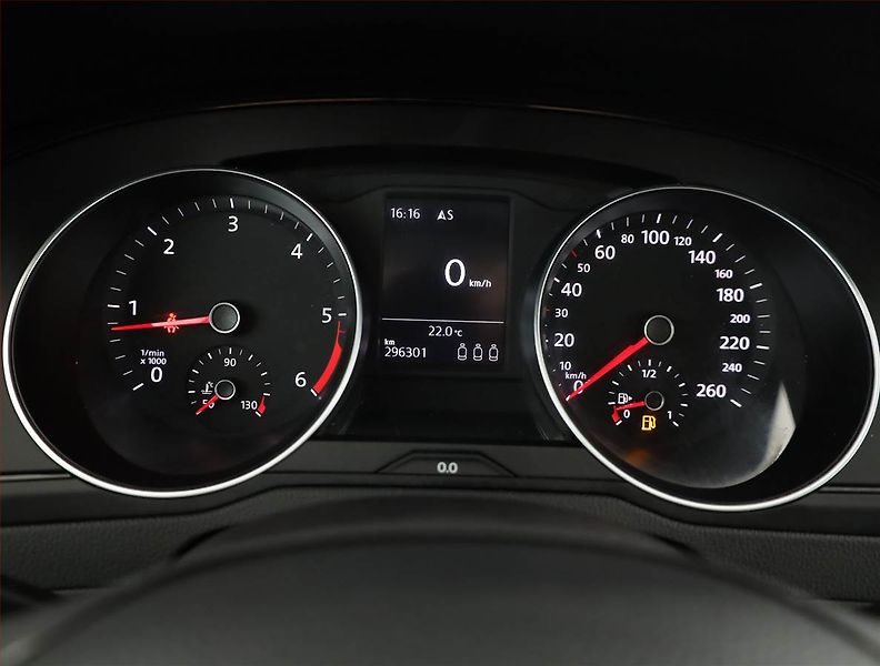 Volkswagen Passat (2017) 2.0 TDI, Serv.kniha, Navi - fotka 9 z 15