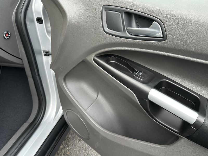 Ford Tourneo Connect (2018) 1.5/88kW* 7.Míst * 1.Maj. - fotka 29 z 50
