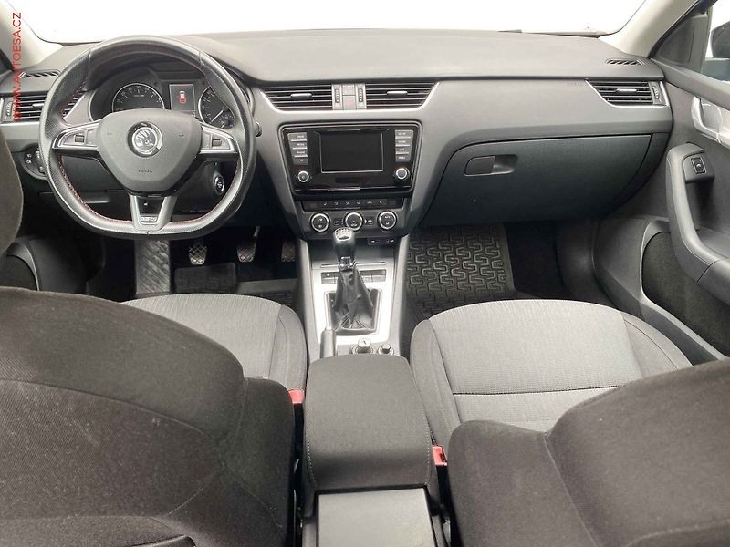 Škoda Octavia (2013) 1.6 TDi, ČR, Elegance, bixen - fotka 8 z 17