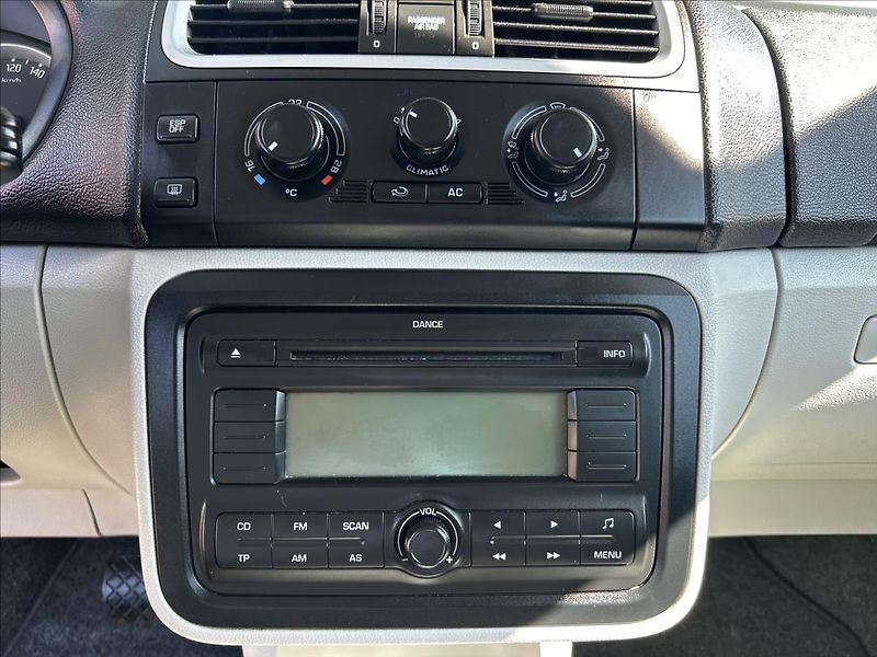 Škoda Fabia 1,6 i Automat  Klima, nová STK - fotka 18 z 50