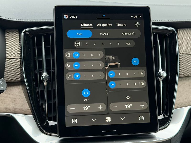 Volvo XC90 (2026) PLUS DARK T8, VZDUCH, VENTILAC - fotka 20 z 24