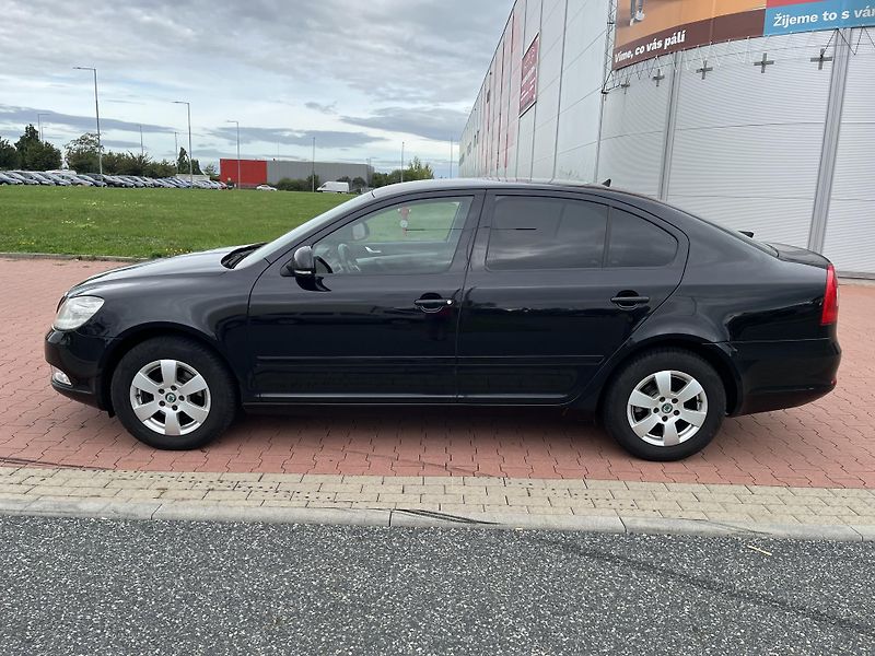 Škoda Octavia 1.6 TDi Elegance - fotka 8 z 28