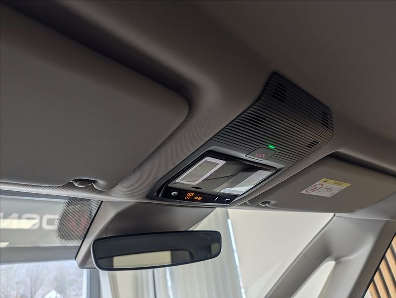 Volkswagen Multivan 1,5 TSI, 130KW, 4 MOTION Long - fotka 20 z 35