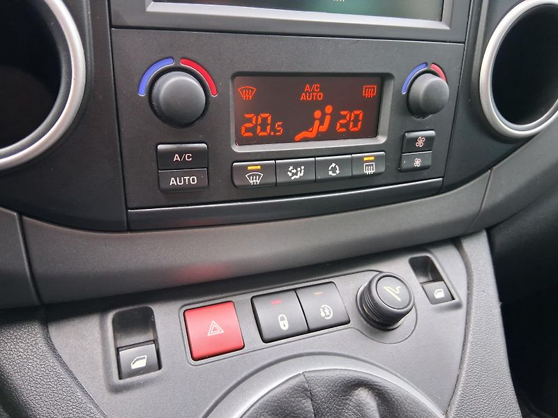 Citroën Berlingo SHINE 1.6 VTi 88 kW - fotka 14 z 21