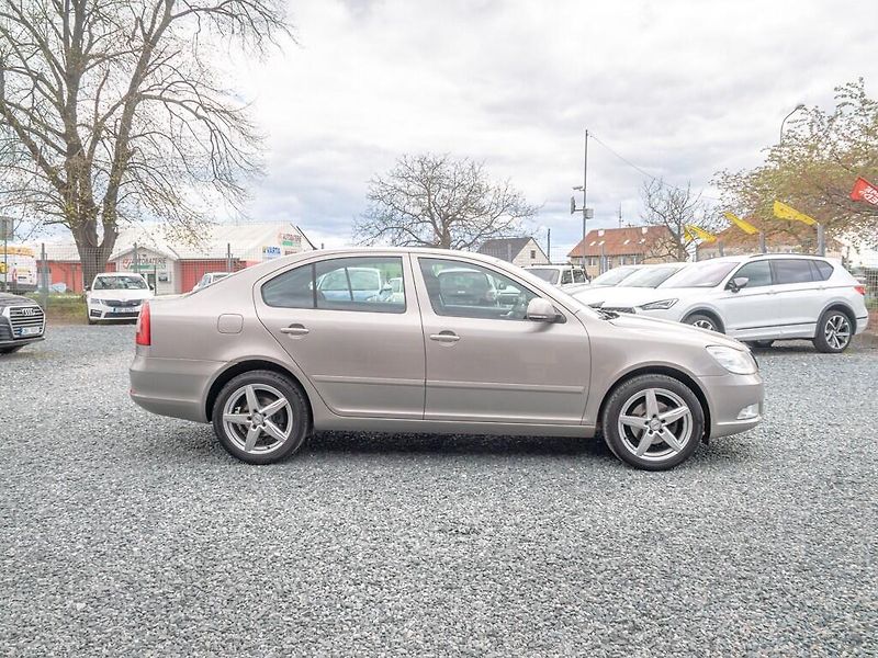 Škoda Octavia (2011) ČR 2.0TDI 103KW – VÝHŘEV - fotka 4 z 42