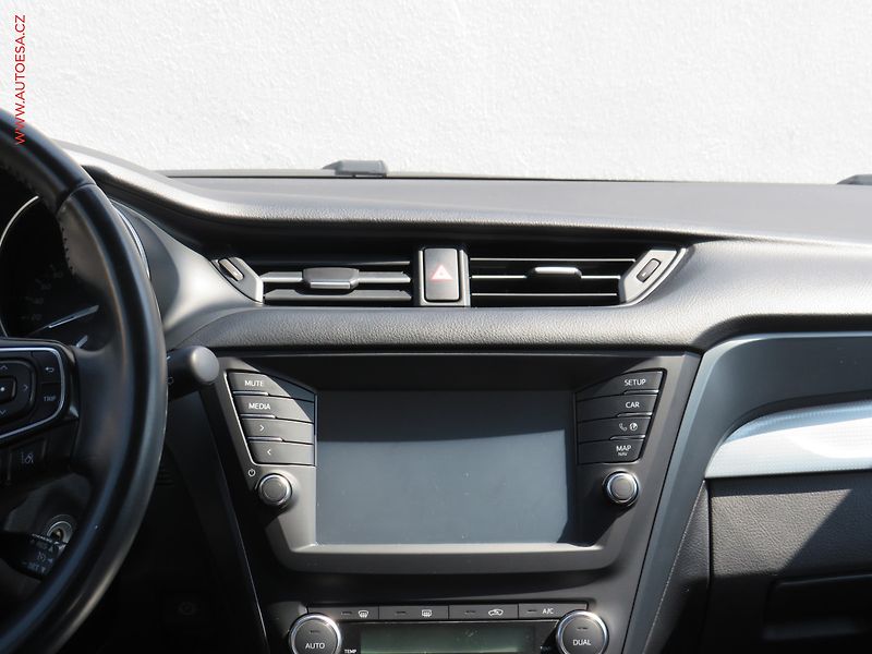 Toyota Avensis (2017) 1.8 VVT-i, ČR, Active - fotka 11 z 23
