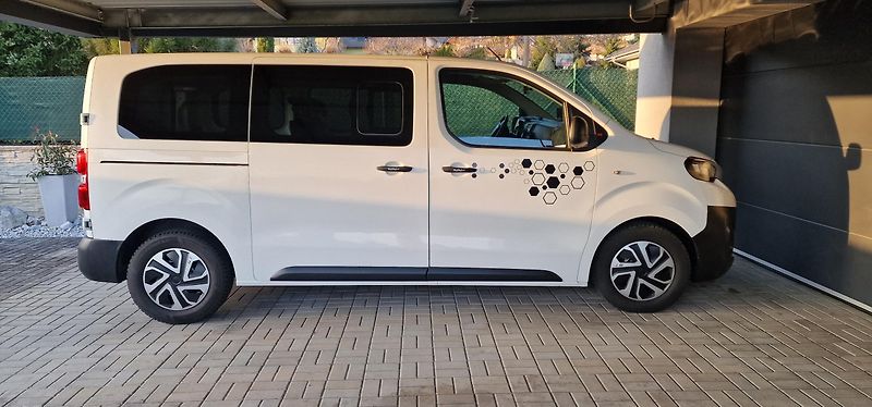 Peugeot Expert (2018) Expert traveller L2 1.6 BlueHD - fotka 3 z 18