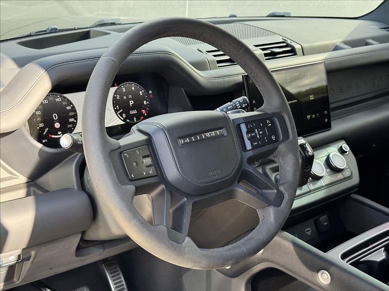 Land Rover Defender 5,0 110 P525 V8 AT AWD ČR DPH - fotka 10 z 34
