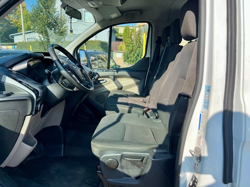 Ford Transit Custom (2017) 2.0d 6 míst Long - fotka 6 z 7