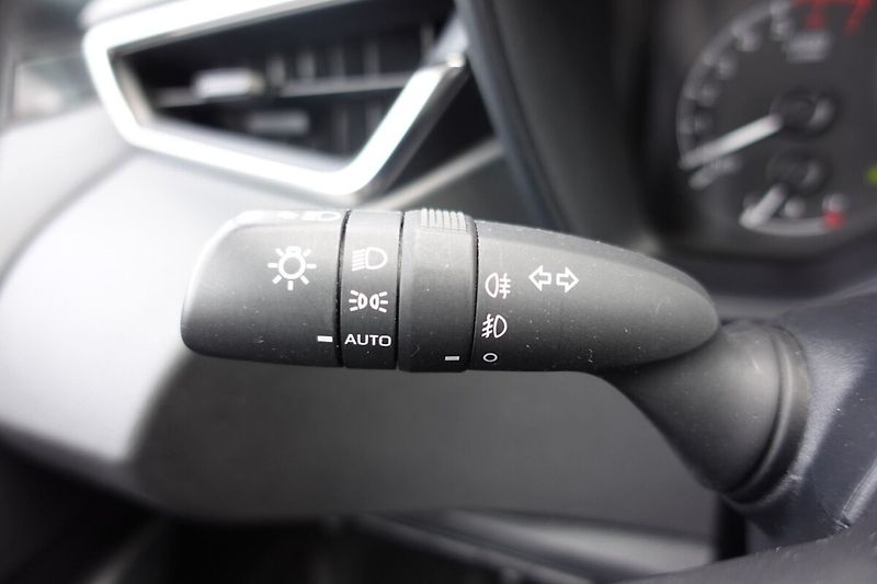 Toyota Corolla 1,8 HEV Active Business TS - fotka 24 z 28