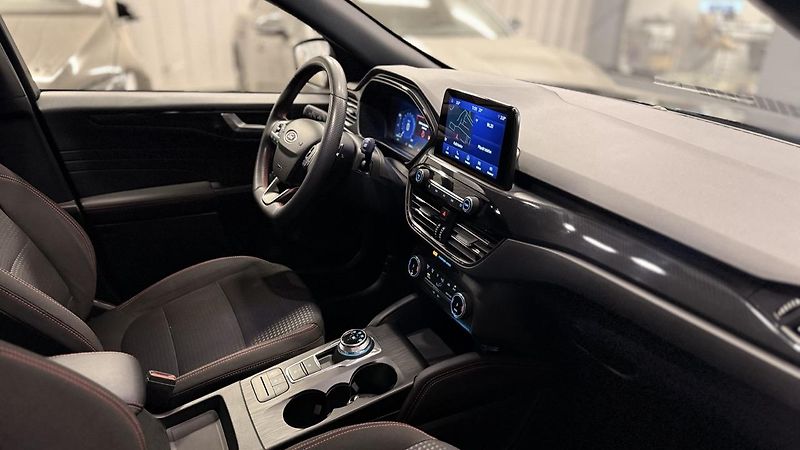 Ford Kuga (2023) 2.0TDCI ST LINE,4X4,AT - fotka 3 z 42