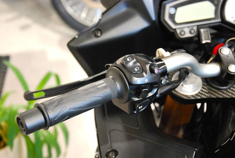 Yamaha FZ 8 S Fazer (2010) hezký stav - fotka 10 z 21