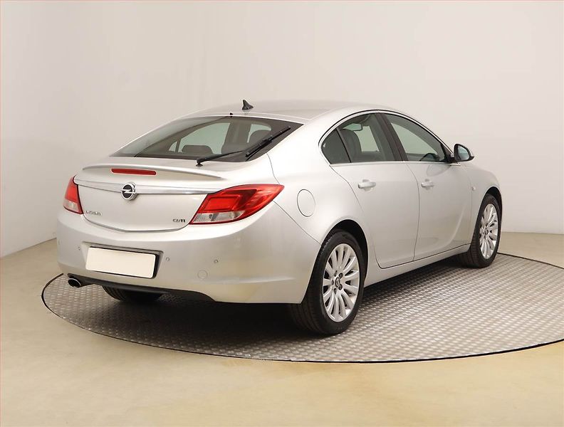 Opel Insignia (2009) 2.0 CDTI, Xenony, Tempomat - fotka 5 z 20