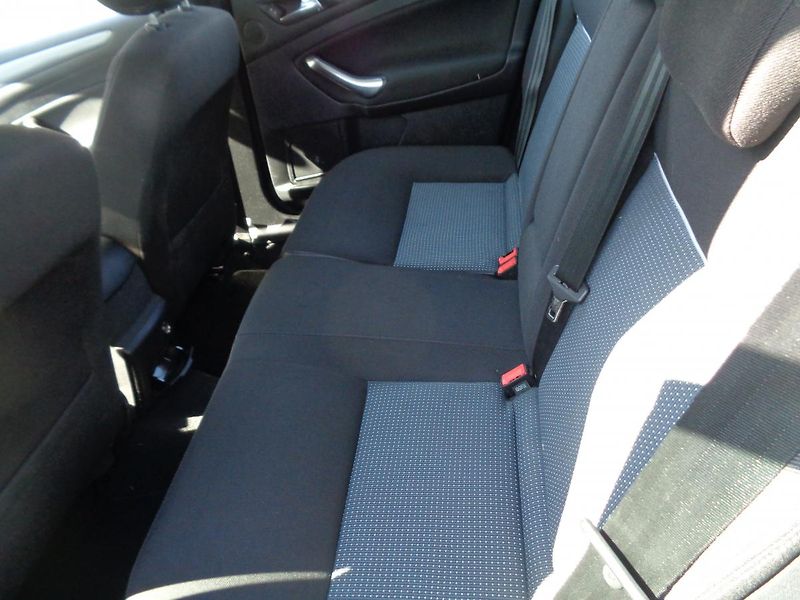 Ford Mondeo 2,0 - fotka 8 z 11