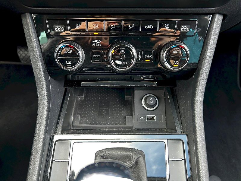 Škoda Superb (2018) 1.5 TSI 110kW ACT DSG Style+ - fotka 20 z 35