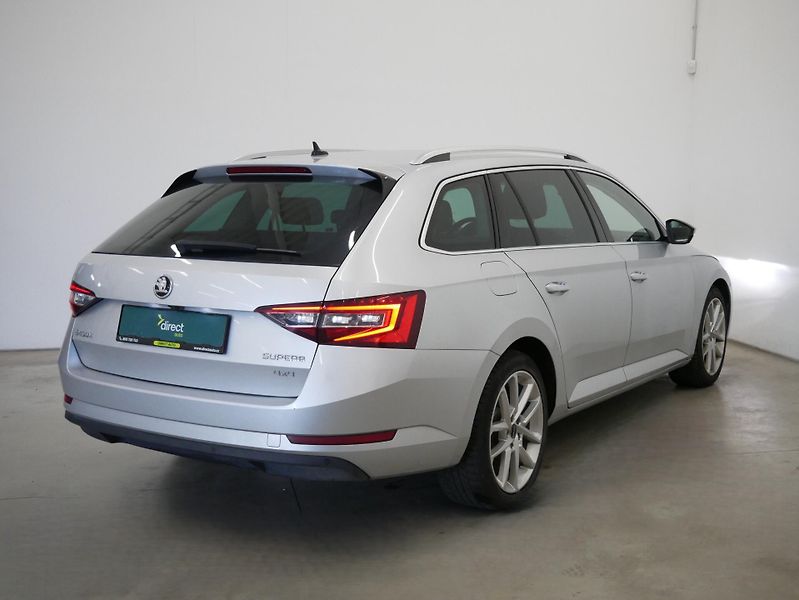 Škoda Superb - fotka 2 z 6