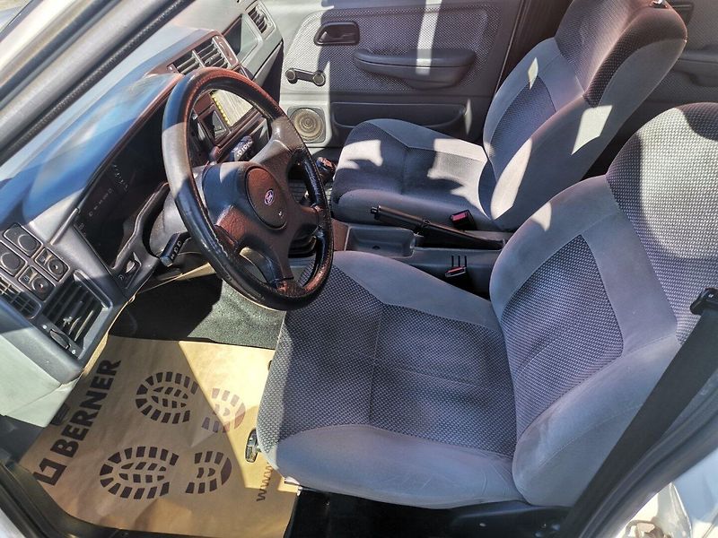 Ford Sierra (1991) 2.0i 74kw CLX Kombi - fotka 10 z 33