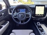 Volvo XC60 B5 AWD PLUS DARK // REZERVACE  - náhled 20