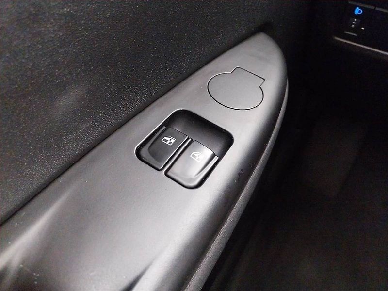 Hyundai i20 (2012) 1.2, Serv.kniha, po STK, Tažné - fotka 15 z 16