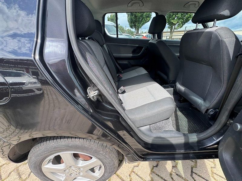 Škoda Fabia (2010) 1,4i 16V 63 KW 2.MAJ KILOMETRY - fotka 32 z 50
