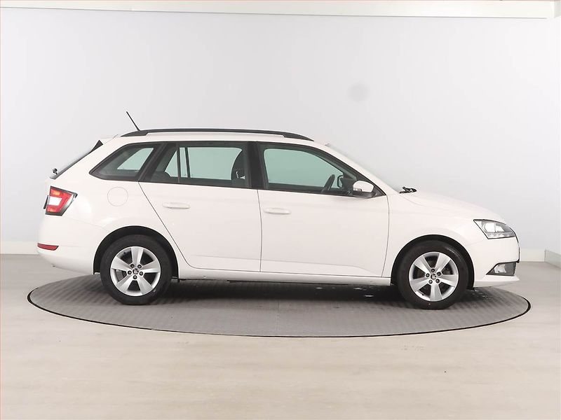 Škoda Fabia (2020) 1.0 TSI, ČR,1.maj - fotka 6 z 14