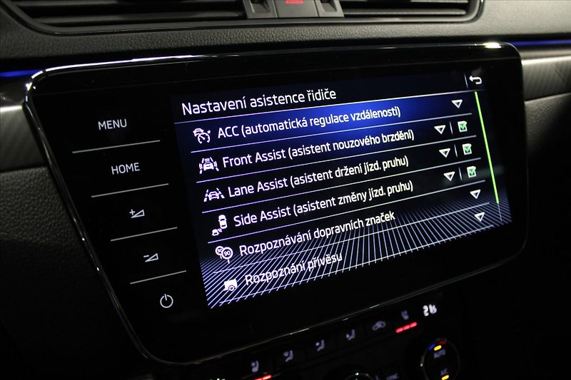 Škoda Superb iV DSG Sportline  5let/100tkm - fotka 22 z 32