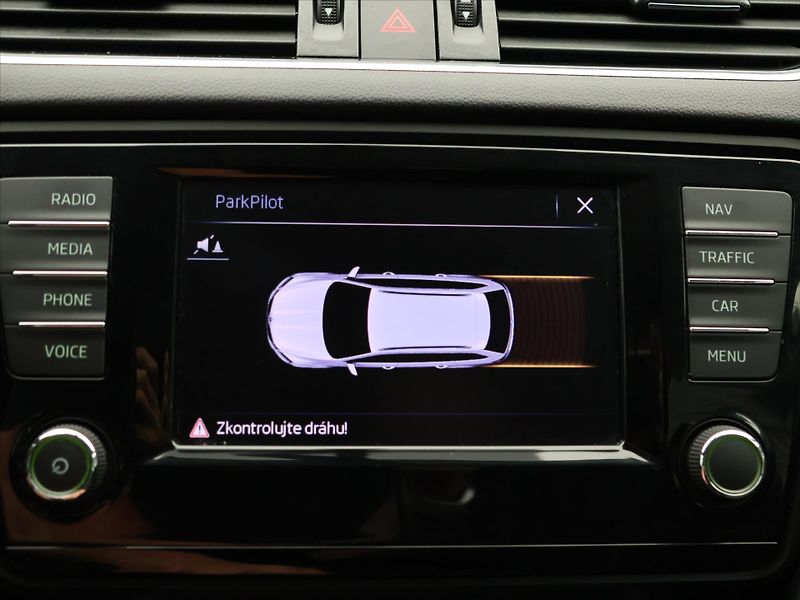 Škoda Octavia 2,0 TDI 110kW CZ Style Kessy - fotka 20 z 30