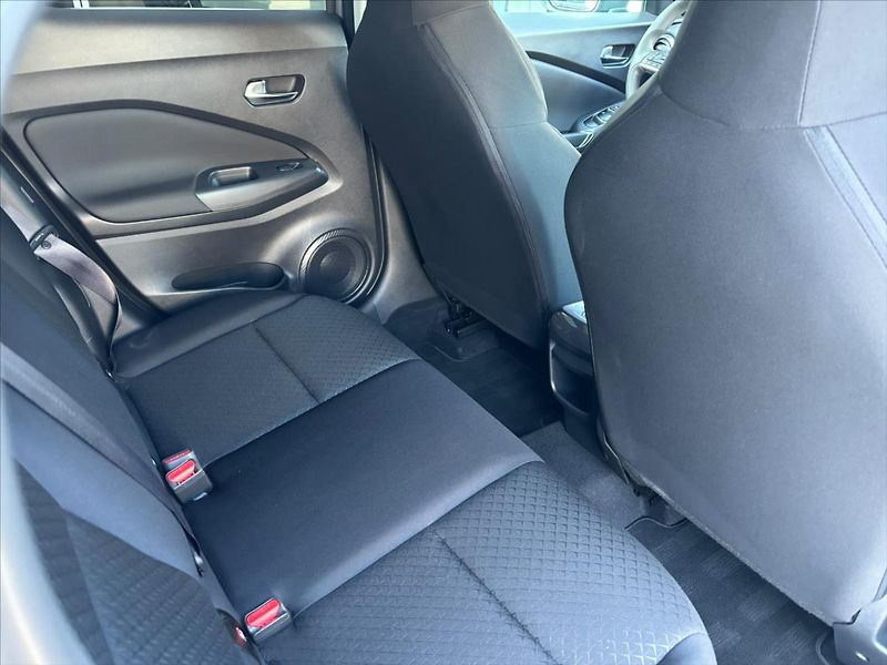 Nissan Juke 1,0 DIG-T  Acenta 6MT CZ - fotka 24 z 25