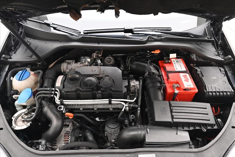 Volkswagen Golf 2,0 TDI 103 kW DSG Trend Nová - fotka 9 z 29
