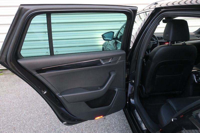 Škoda Superb (2017) 2.0 TDI 140kW 4x4 L&K DSG - fotka 43 z 50