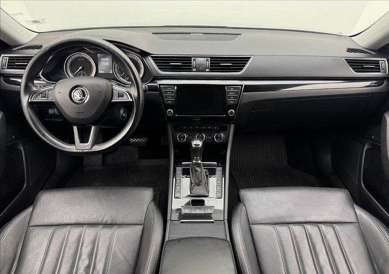 Škoda Superb 2,0 DSG L&K DPH NZ.TOP DCC TZ - fotka 7 z 49