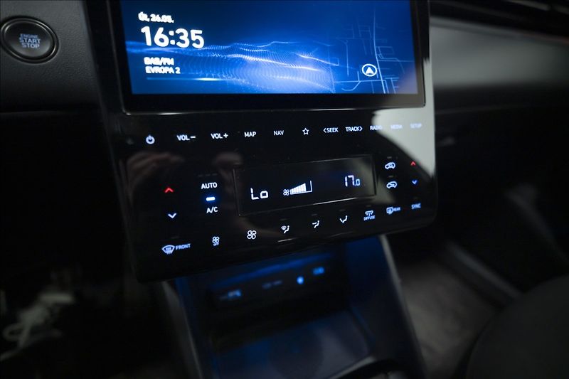 Hyundai Tucson 1,6 T-GDI N-LINE NAVI KAMERA - fotka 27 z 47