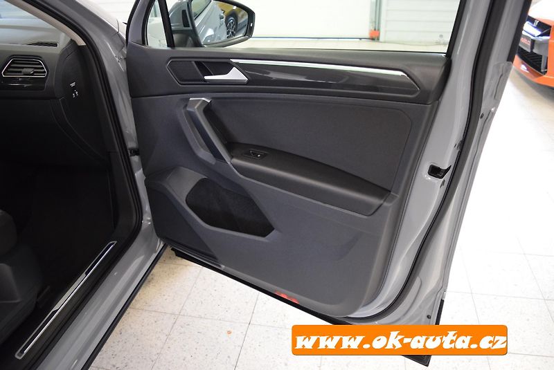Volkswagen Tiguan 1.5 TSi ELEGANCE DSG  - fotka 23 z 62