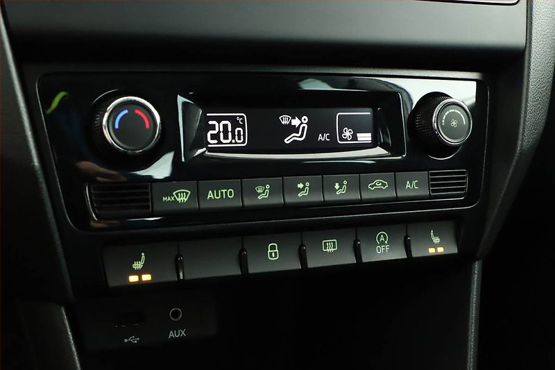 Škoda Rapid (2016) 1.4 TDI, Automat, Tempomat - fotka 14 z 16