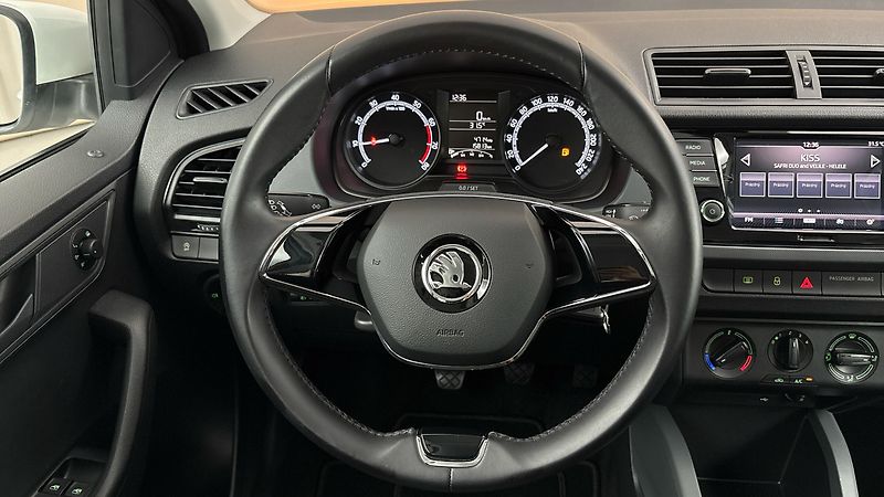 Škoda Fabia 1.0 TSI Active - fotka 9 z 23