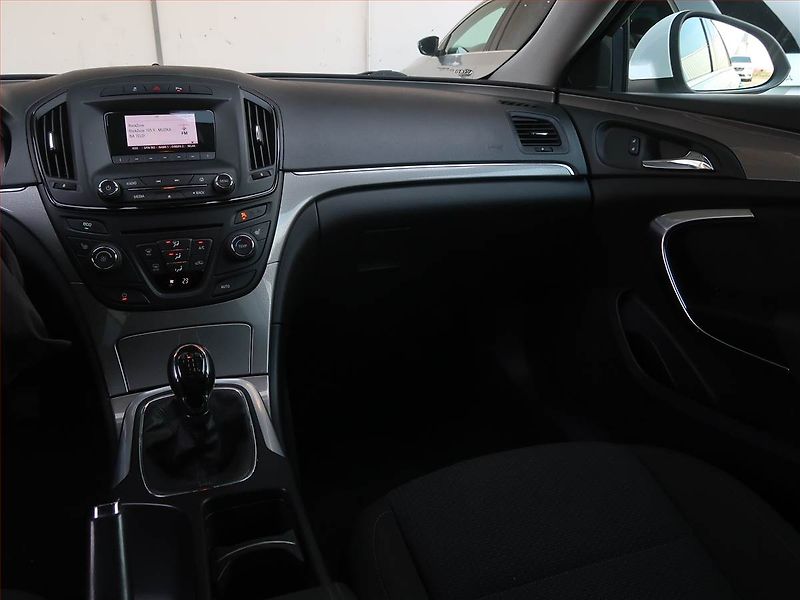Opel Insignia (2014) 2.0 CDTI, Serv.kniha, Xenony - fotka 8 z 16