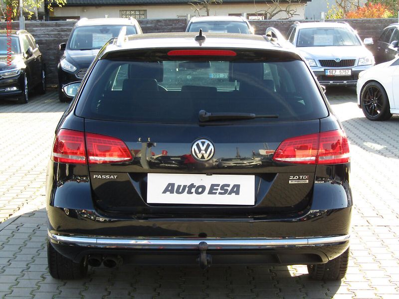 Volkswagen Passat (2012) 2.0 TDi, Highline, DSG - fotka 5 z 23