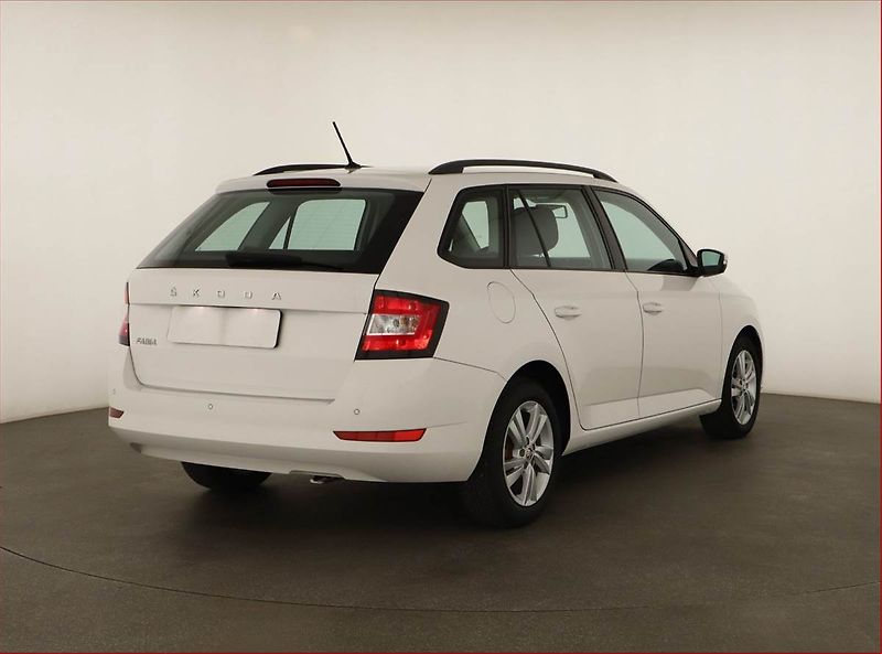 Škoda Fabia (2022) Ambition 1.0 TSI, ČR,1.maj - fotka 5 z 11
