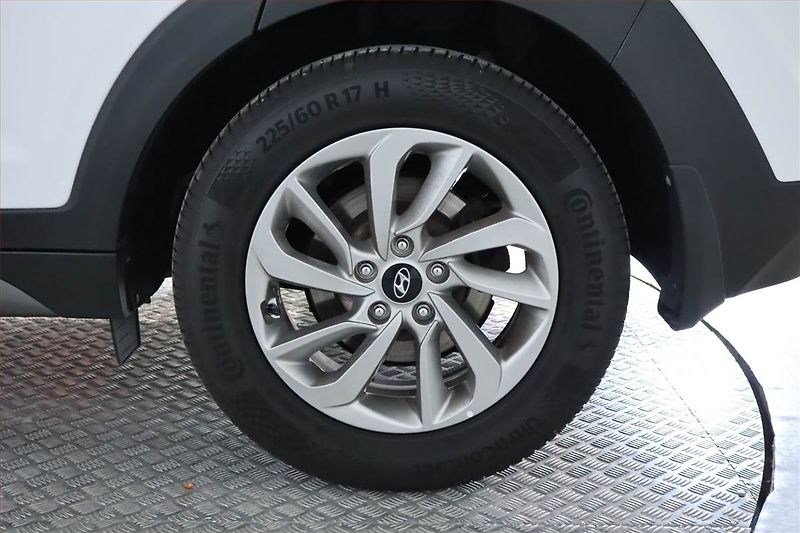 Hyundai Tucson (2017) Style 1.6 GDI, Serv.kniha - fotka 15 z 25